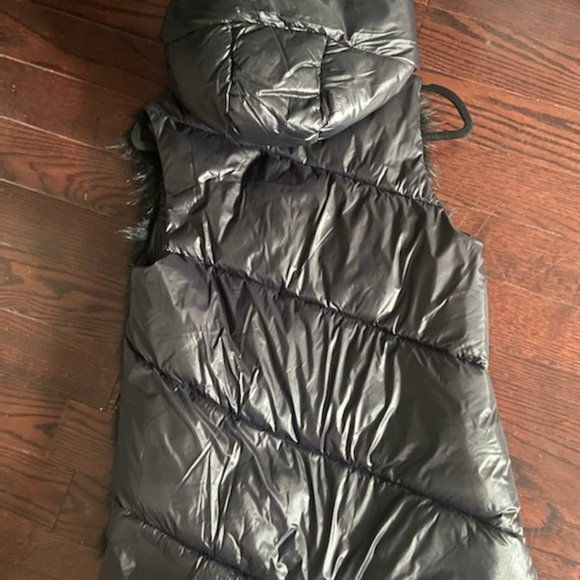 DKNY Faux Fur Vest! - Picture 3 of 3